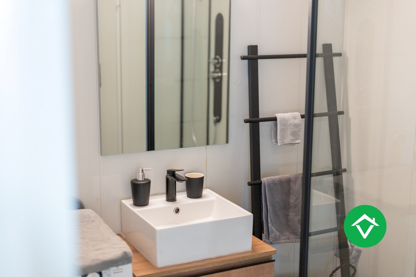 Instapklaar tweeslaapkamerappartement - jouw nieuwe thuis wacht in Bredene! 