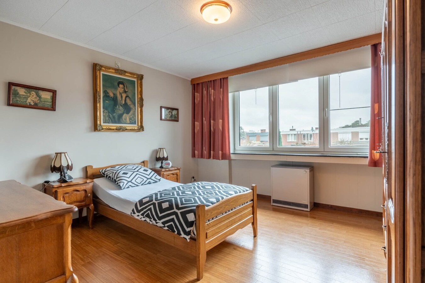 Ruime woning met 4 slaapkamers. 