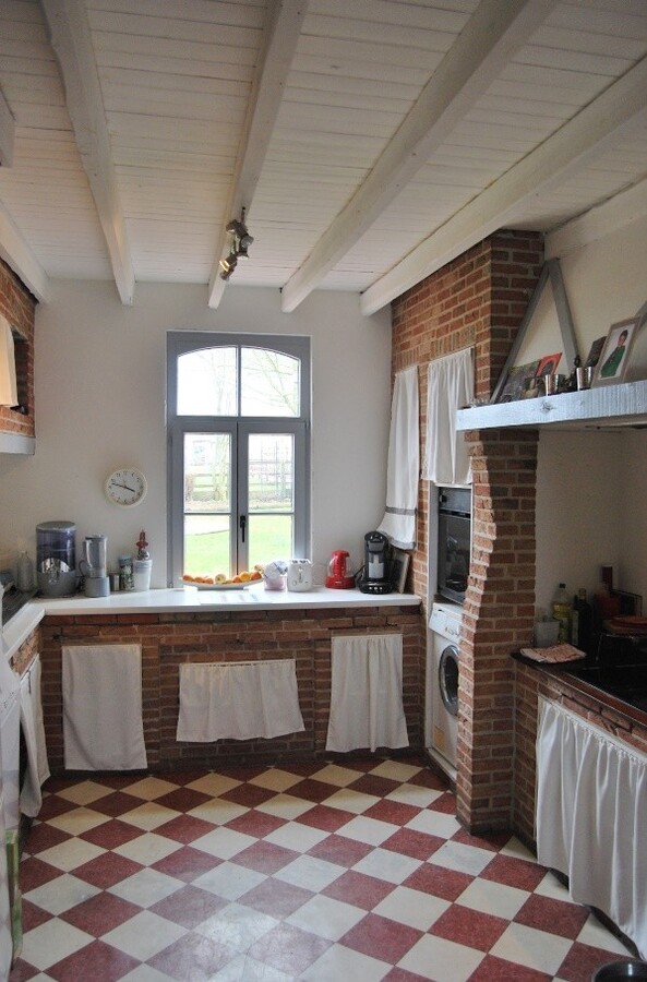 Gerenoveerde woning met stalgebouw op 2.340m² 