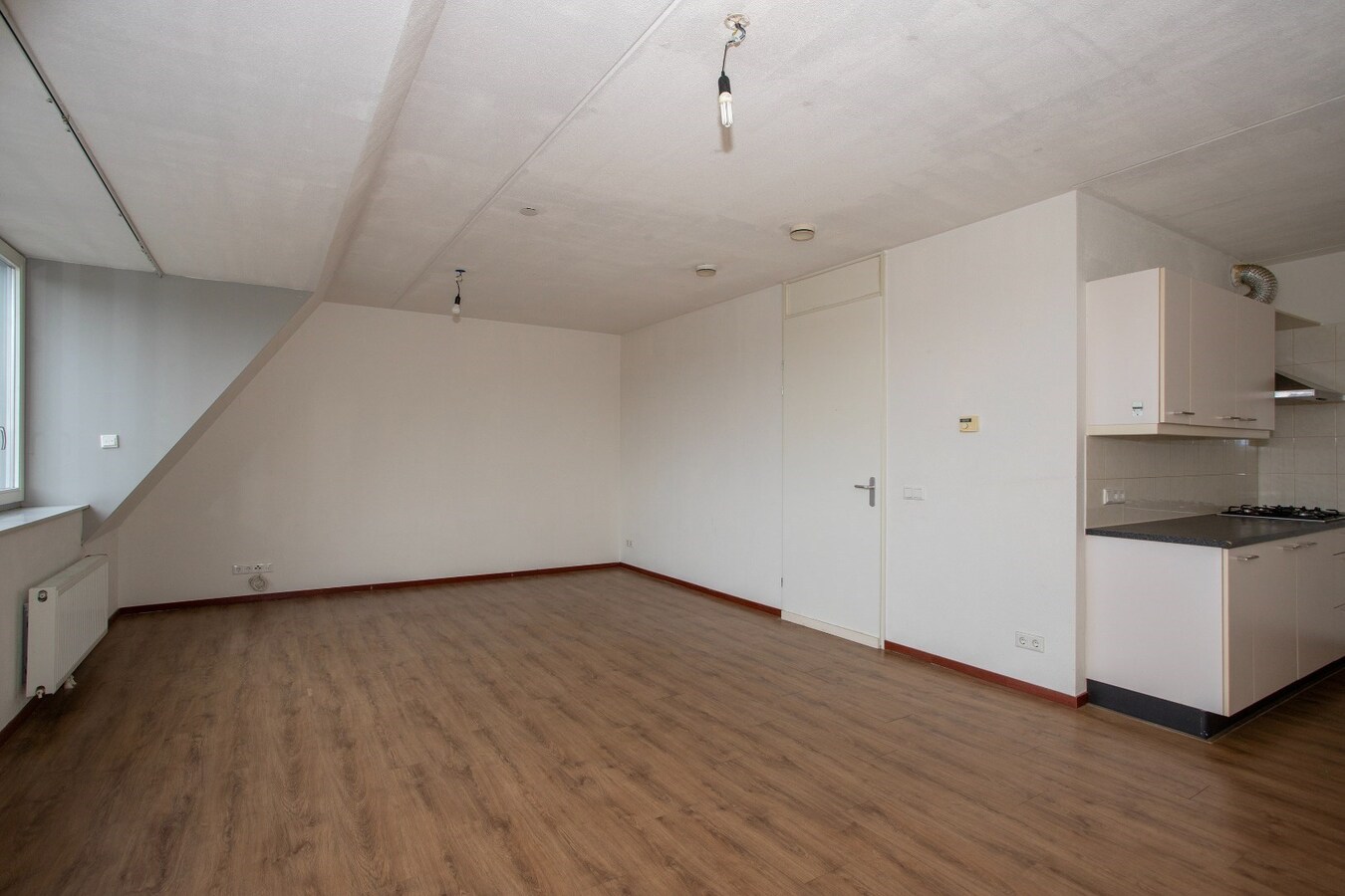 Op de tweede verdieping van appartementencomplex Molenstaete in Lieshout gelegen royaal appartement (2 slaapkamers). 