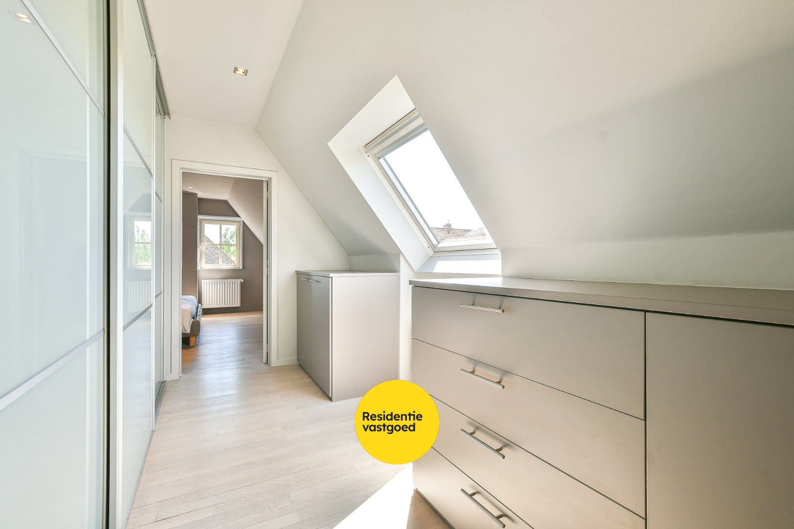 Prachtige villa in rustige woonwijk te De Haan - Klemskerke te koop! 