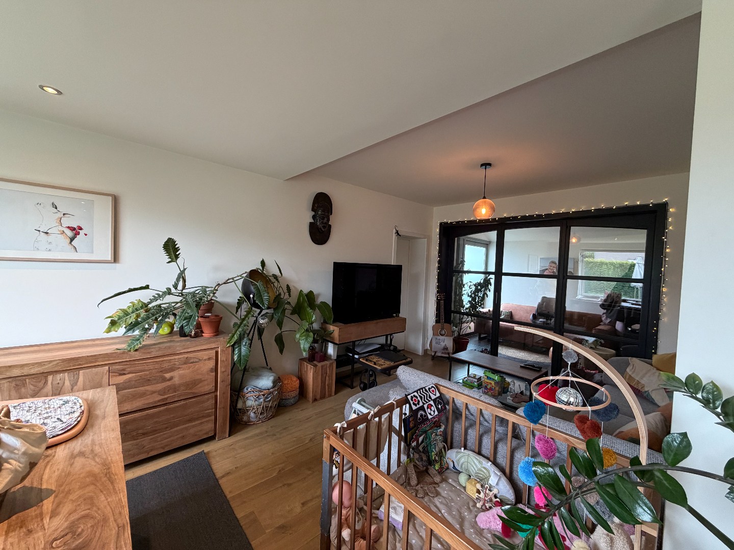 Charmante gerenoveerde halfopen woning met 2 slaapkamers, tuin en garage 