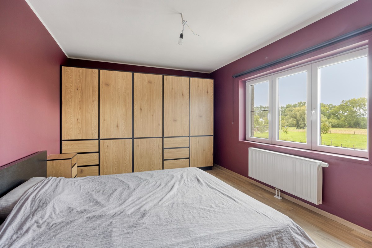 Halfopen bebouwing met 3 slaapkamers, tuin en garage 