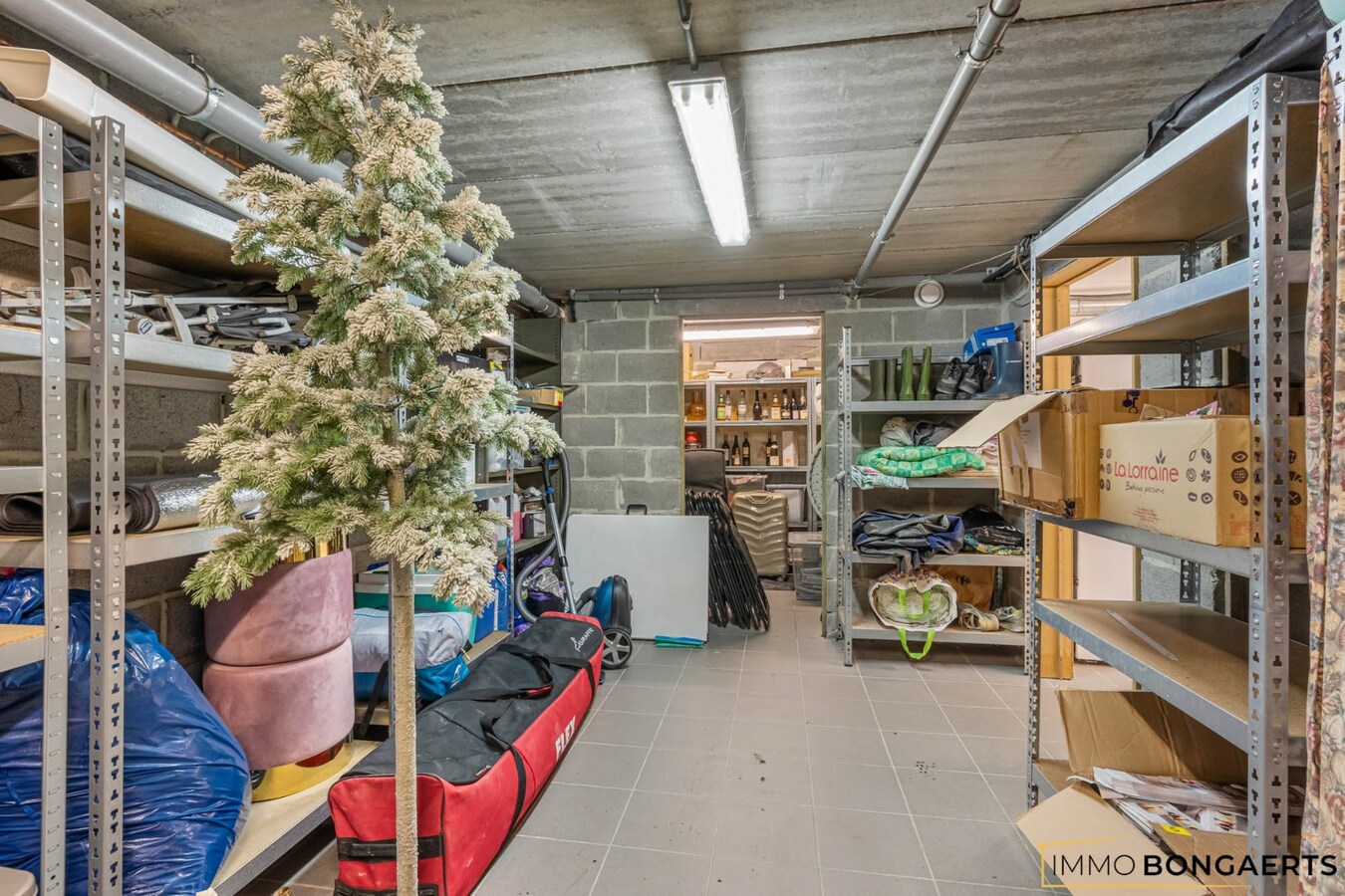 Energiezuinige woning met zwembad op rustige ligging in As 