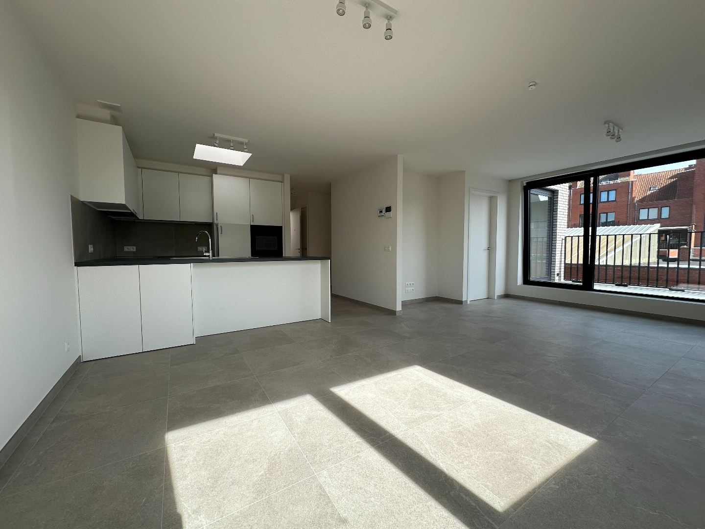 Instapklaar energiezuinig nieuwbouwappartement met mooi zonneterras, Torhout 