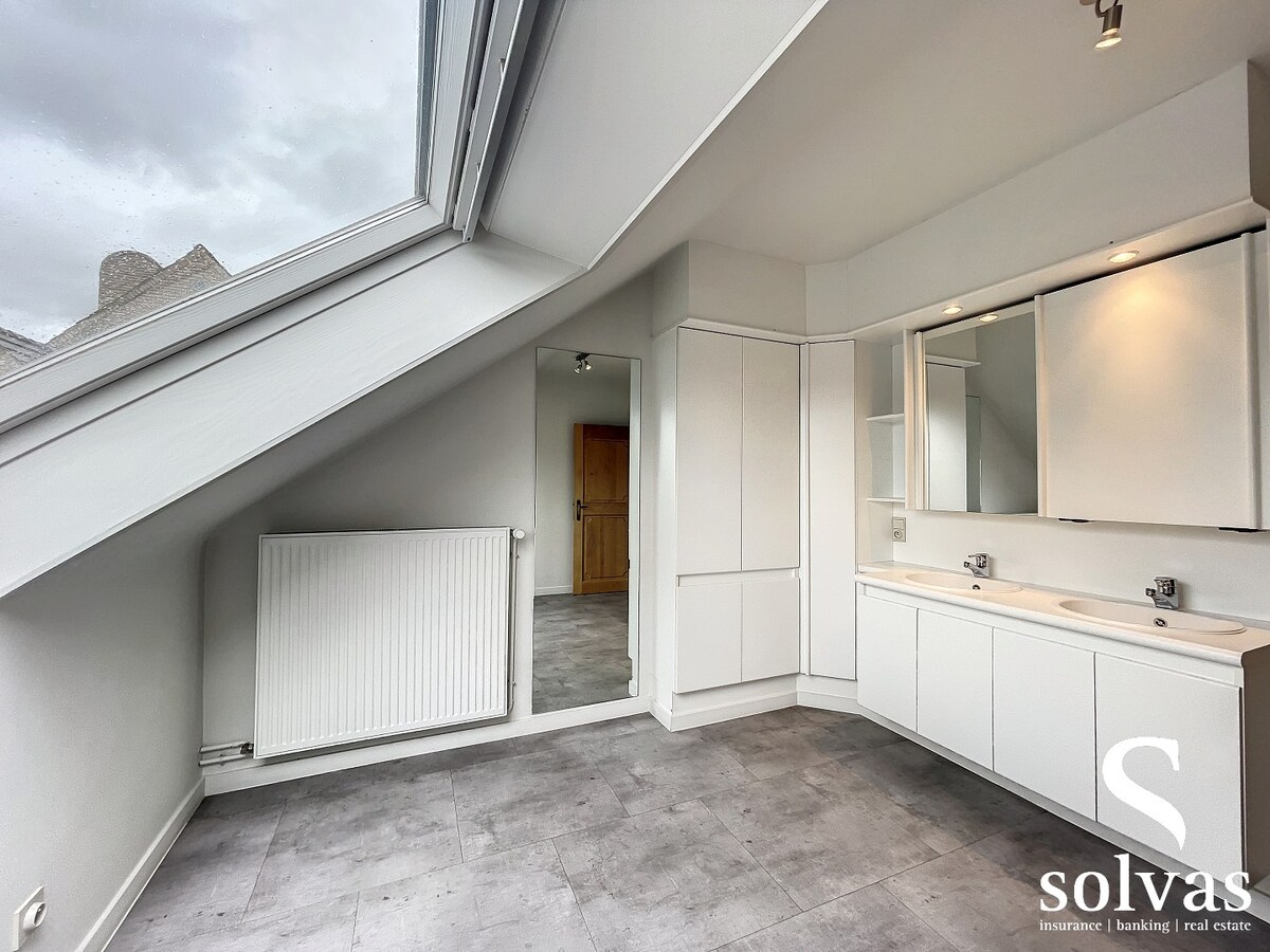 Ruime villa met prachtige tuin! 