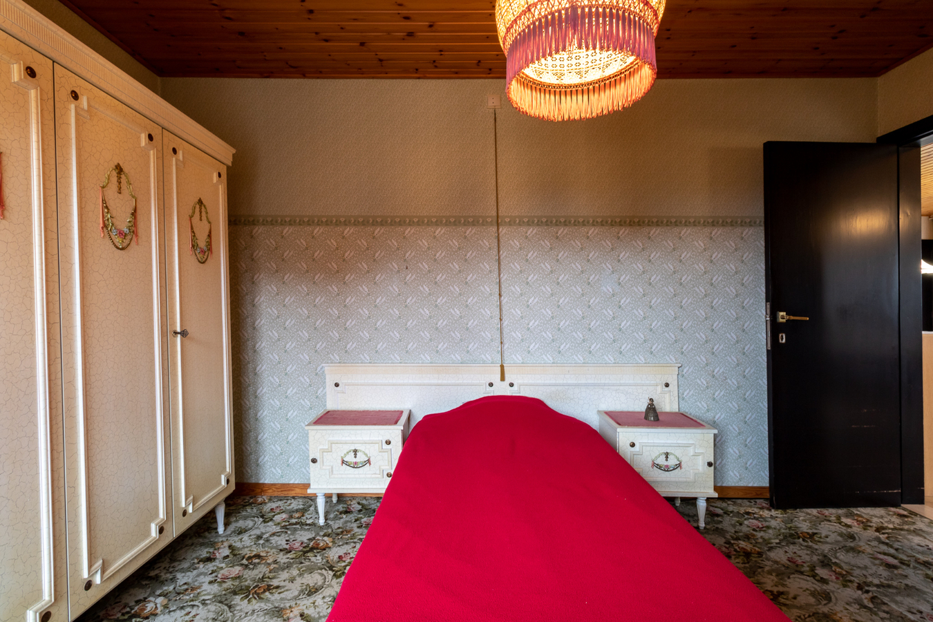 Vrijstaande woning op 696 m² op centrale locatie te Koekelare 