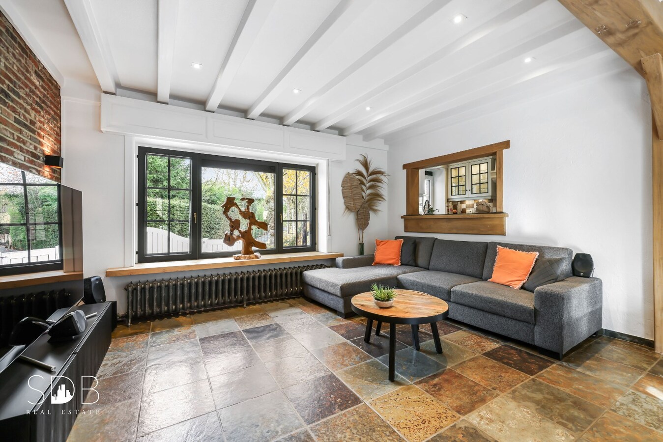 Landelijke villa met zwembad, paardenfaciliteiten en piste op circa 2 HA 