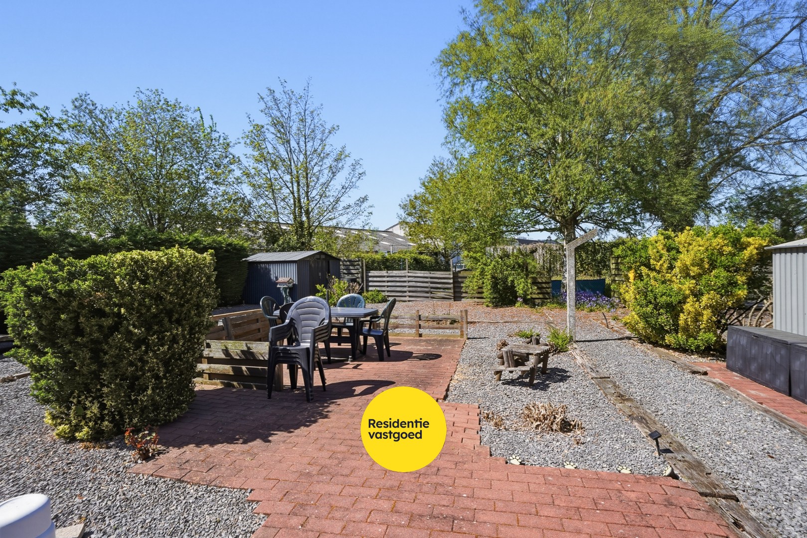 Charmante woning op 727 m² in het centrum van Eernegem 