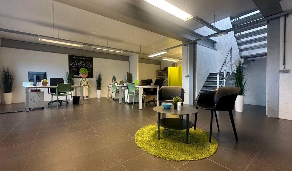 Commercieel gelegen kantoor te huur langs R4 in Mariakerke