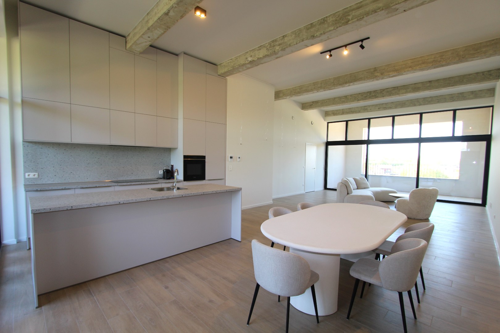 GEMEUBELD APPARTEMENT MET TERRAS - AMBIORIXSITE 