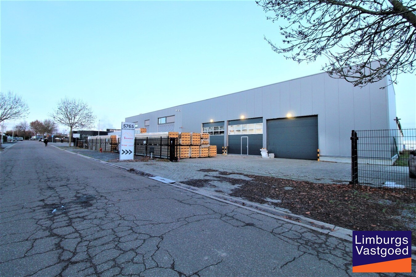 TRUDONIS - KMO UNIT 9 - 130 m² - sectionaal poort - nabij N79 