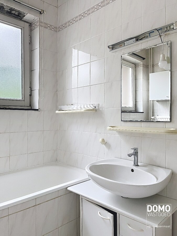 RUIME WONING MET KANTOORRUIMTE/PRAKTIJKRUIMTE 