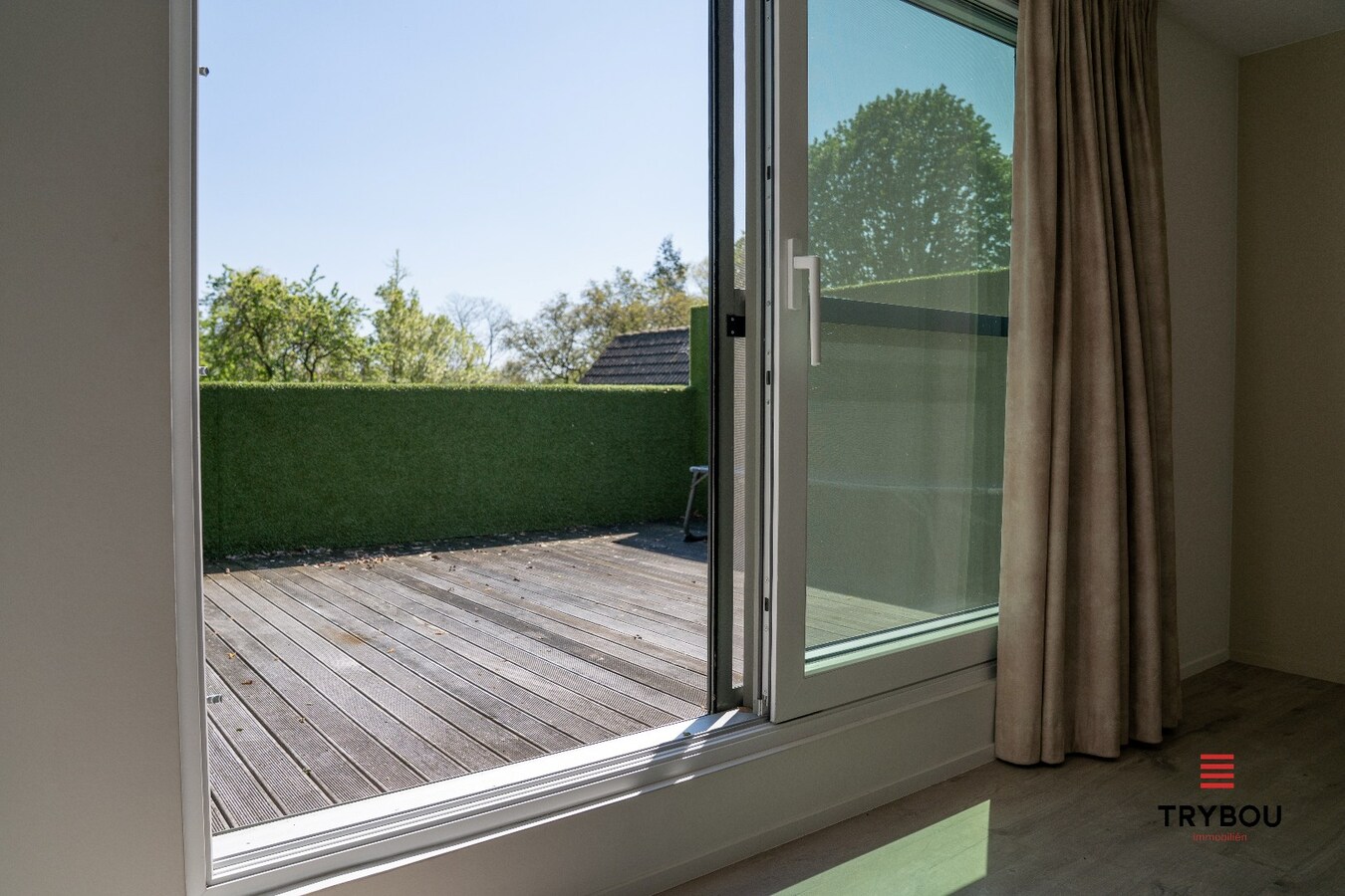 Alleenstaande woning met 4 slaapkamers in Merkem! 