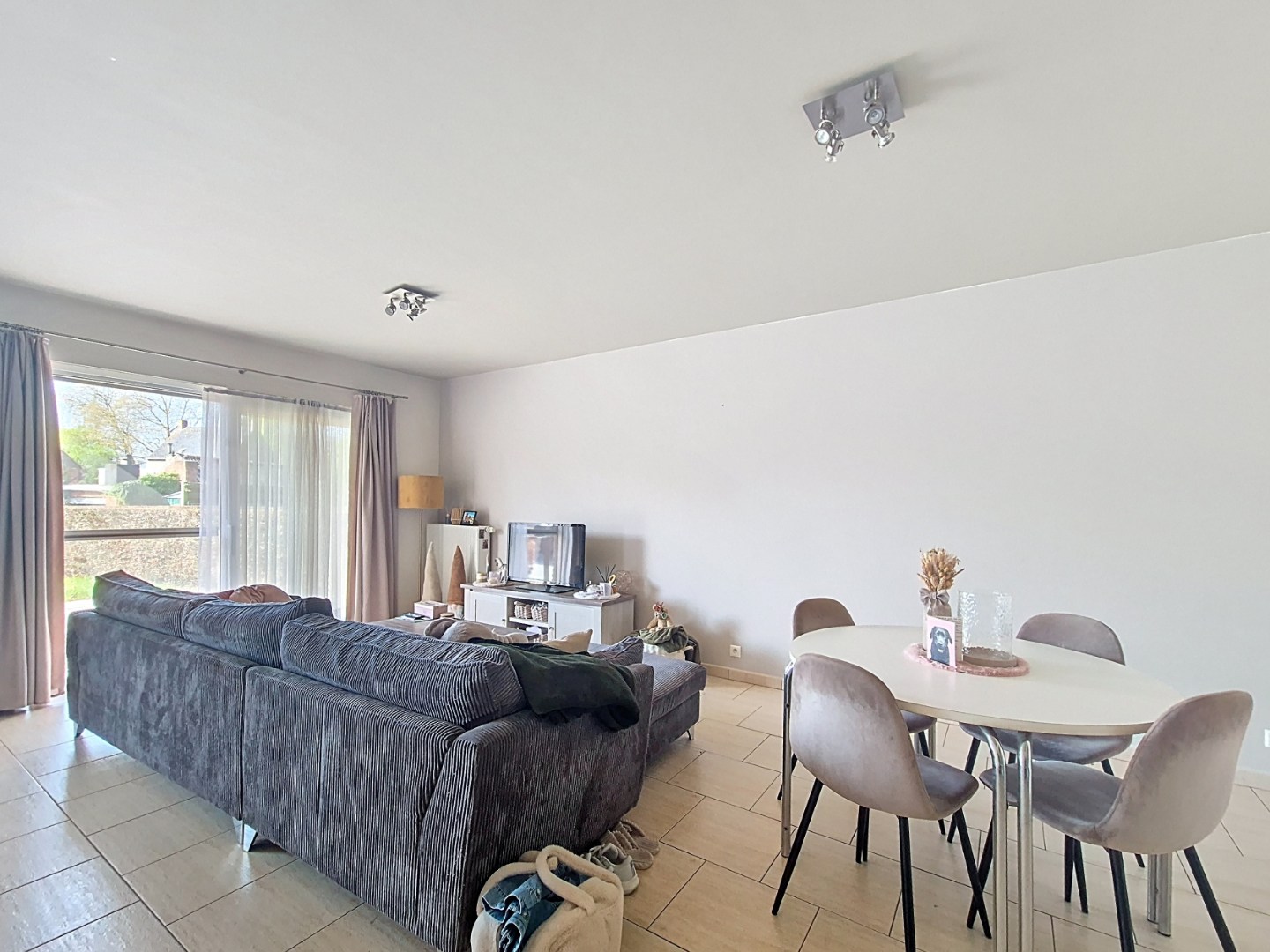 Gelijkvloers appartement met 1 slpk en garage 