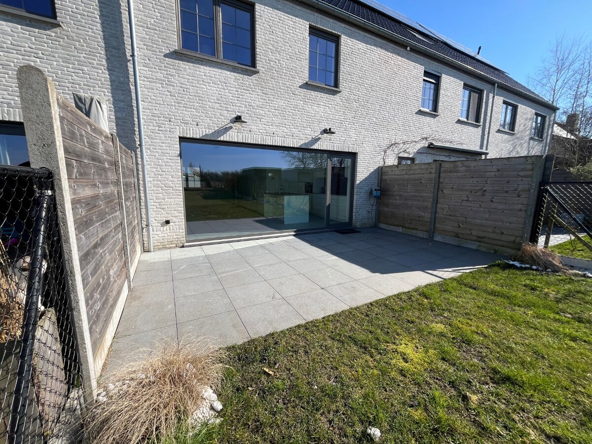 Woning met carport in 't rustige Asper 