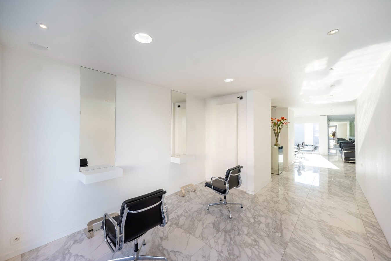 Woning of handelsruimte (combinatie mogelijk) met garage ! 