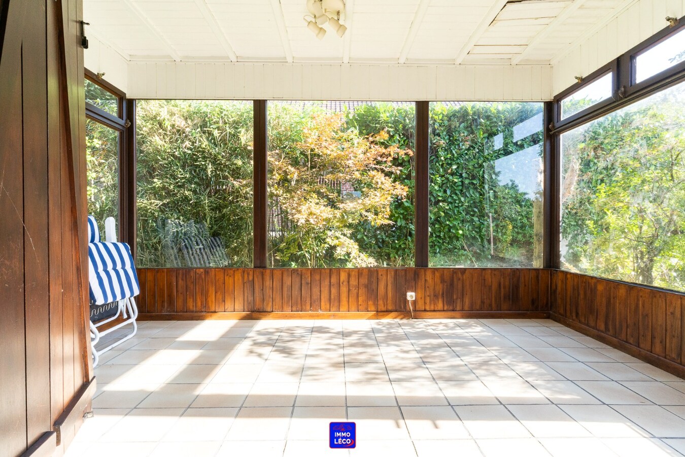 Villa "Semi Plain-Pied" érigée sur une parcelle de 669m², 2 garages, parking privé ! 