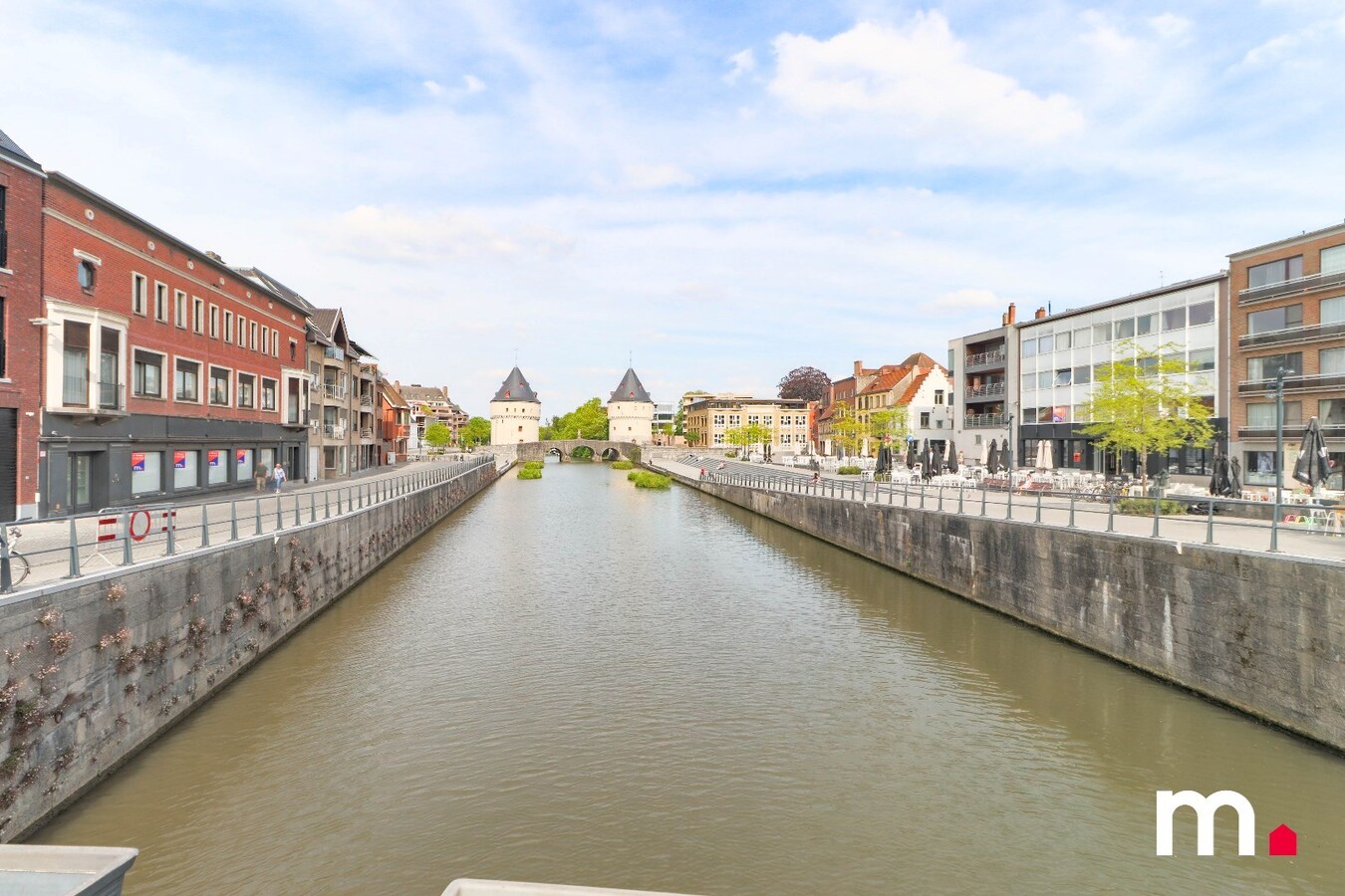 TOPLIGGING  ! 400M2 COMMERCIELE RUIMTE  AAN DE BROELTORENS EN DE LEIE ! 