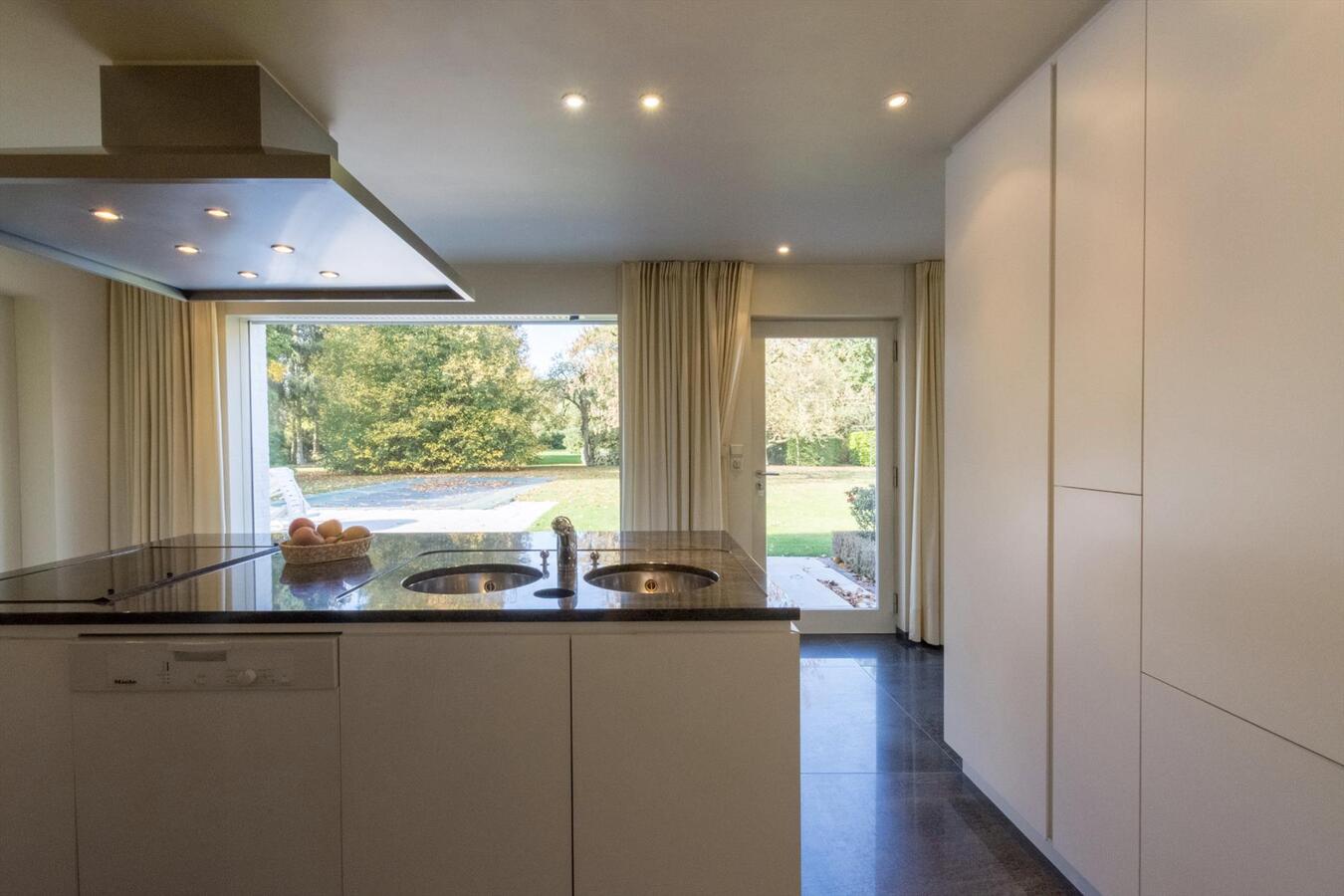 Prestigieuze villa met prachtige parktuin 