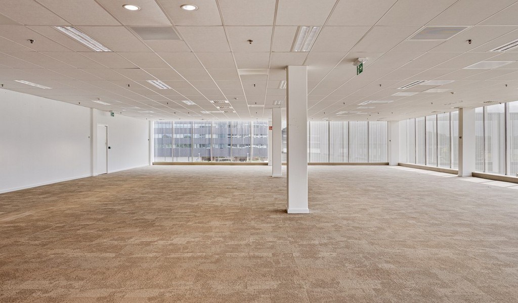 Vernieuwde kantoren te huur in Ahlers Building te Antwerpen