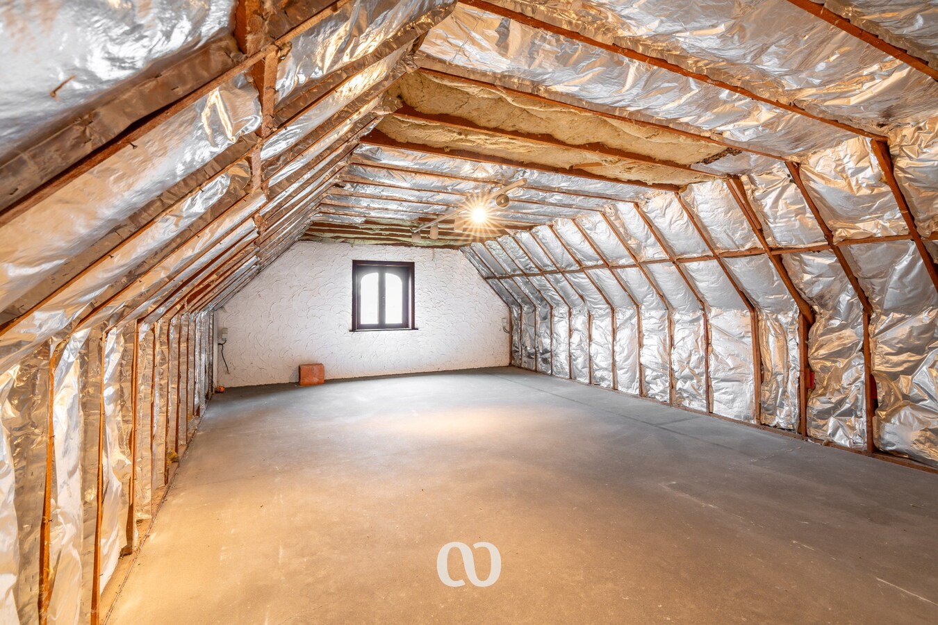 Karaktervolle en ruime woning met 3 slaapkamers en garage nabij het centrum van Oudenaarde 