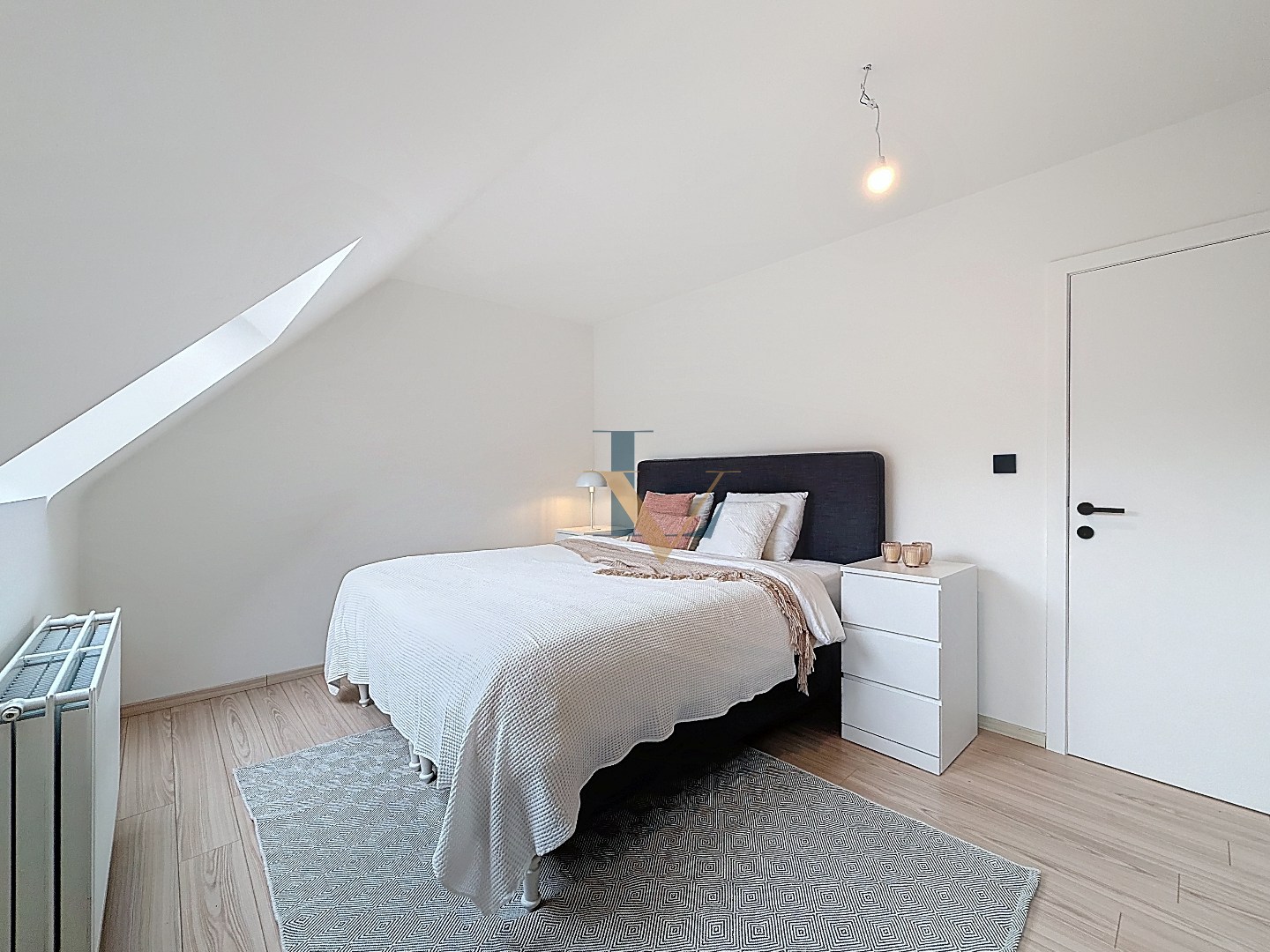 Charmante gerenoveerde rijwoning in pastoriestijl te koop in centrum Schilde 