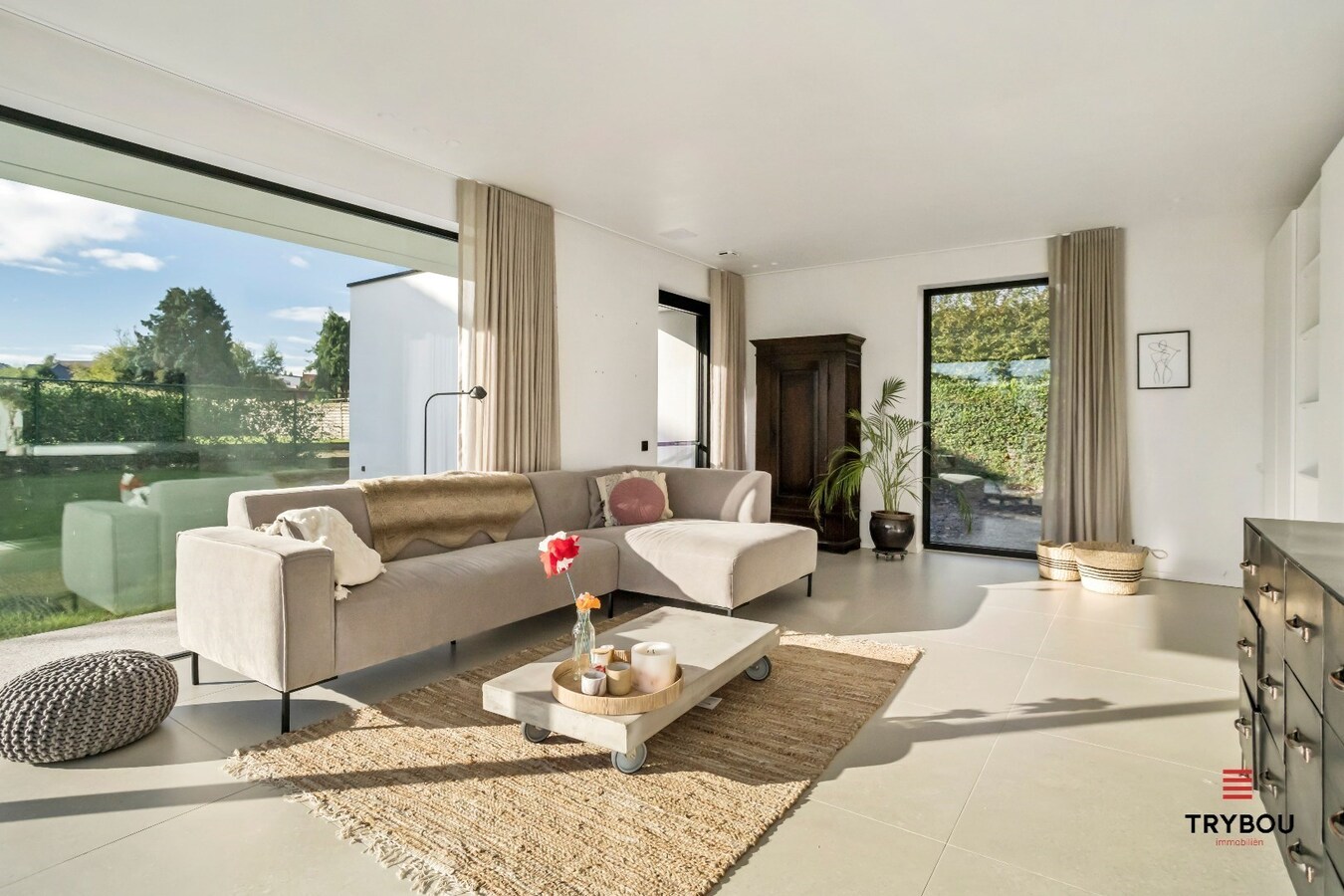 Rustig gelegen architecturaal pareltje op 1.751 m² te Houthulst. 