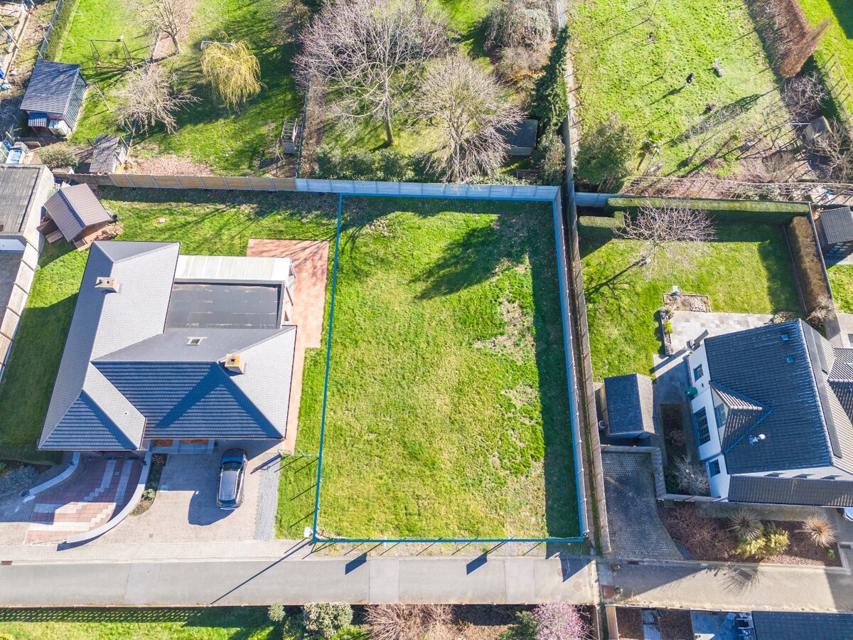 Mooie bouwgrond voor (laagbouw) OB te Hillegem 