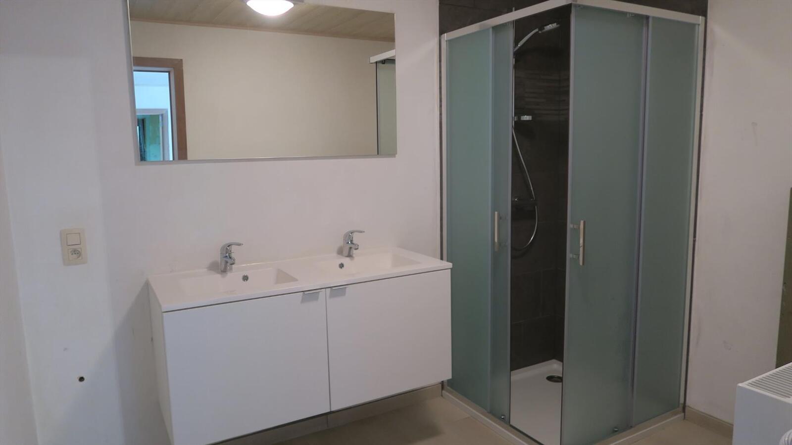 Verzorgde woning met 3 slaapkamers en garage 