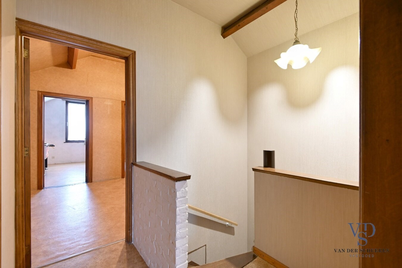 Eigendom met mogelijkheden op  meer dan 1500 m² 