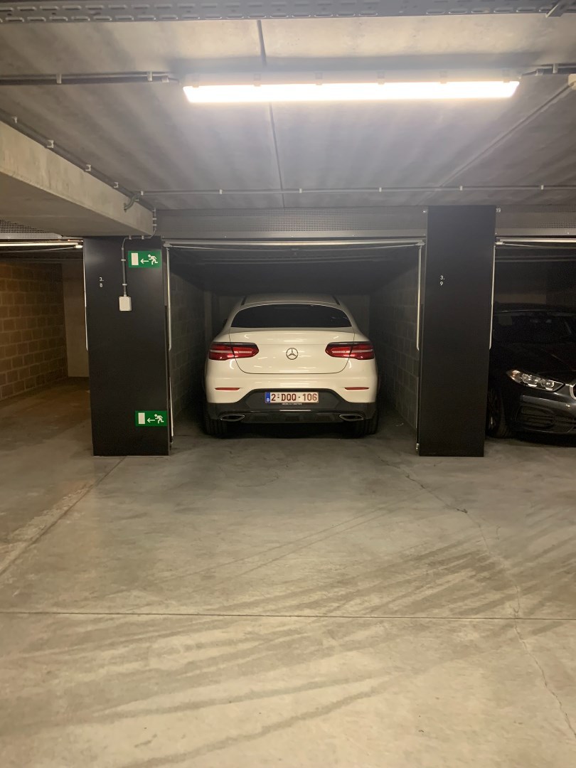 Garagebox onder de vrijdagsmarkt 