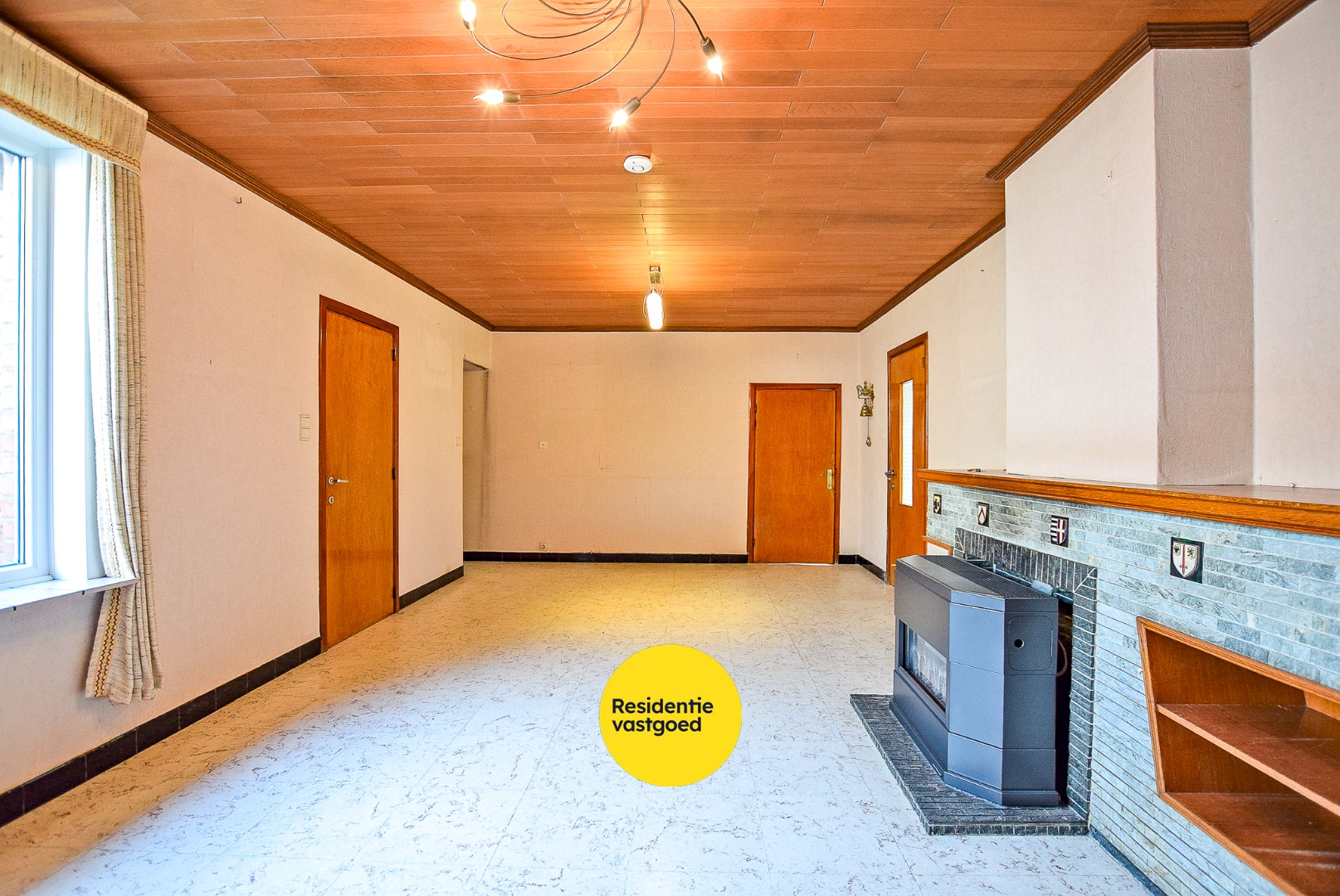 Ruime gezinswoning met 3 slaapkamers, grote tuin en garage. 