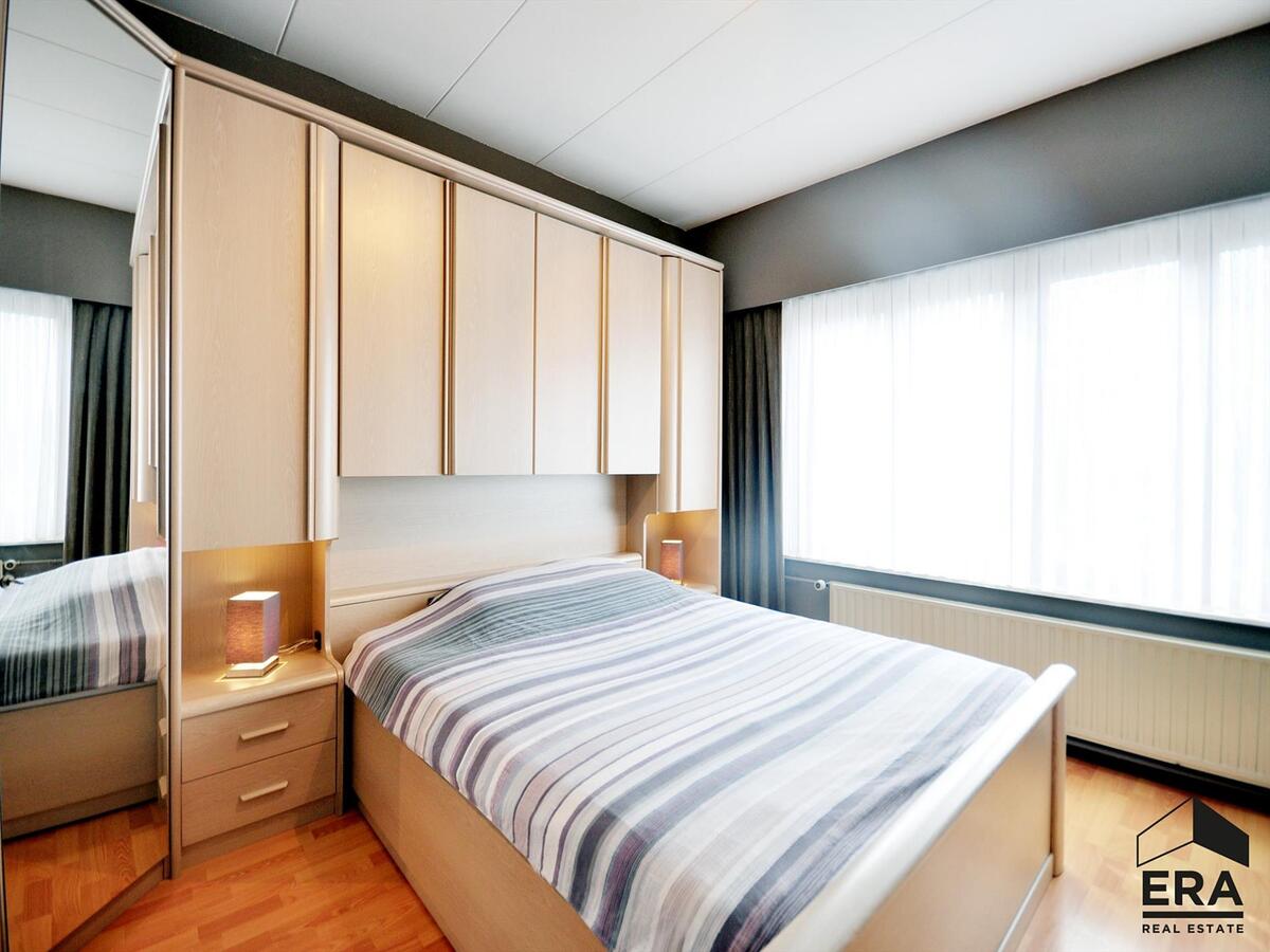 Dé ideale stadswoning. Gelegen in brede, doodlopende straat nabij UZ. 