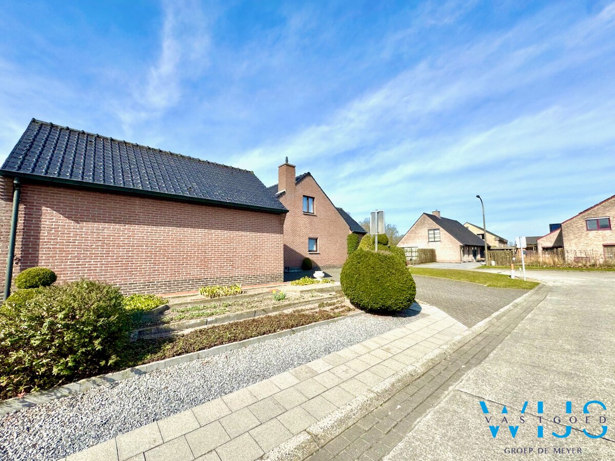 Ongelooflijk goed onderhouden bungalow te Bassevelde ! 