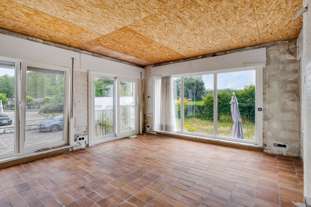 VILLA  met tuin, terras en garage in Zoutleeuw 