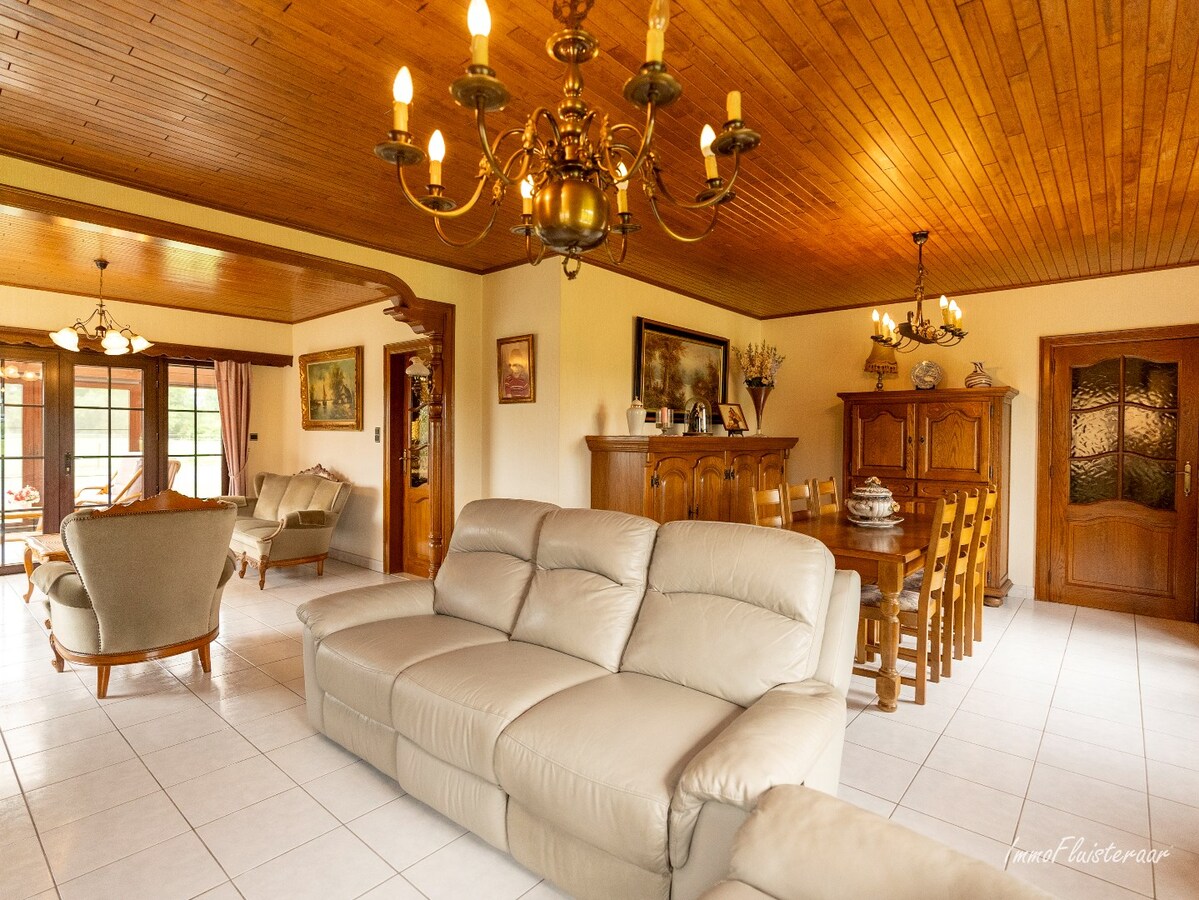 Maison spacieuse avec bâtiment d'écurie et prairies sur environ 3,8 hectares à Berlaar. 