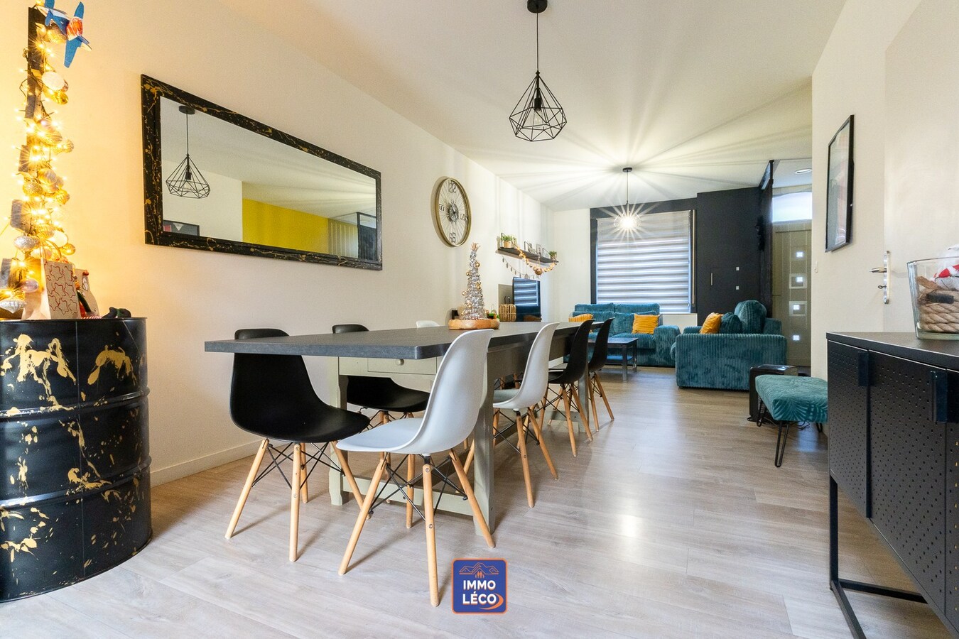 Maison entièrement rénovée en 2021 avec jardin de +/- 130m²  "SUD-EST" ! 