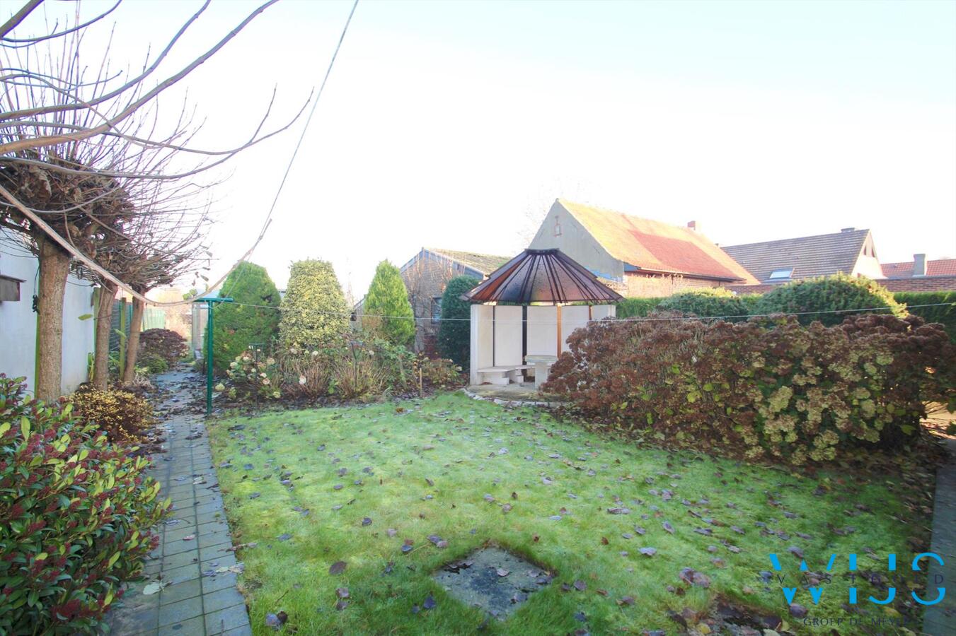 Zeer degelijk woonhuis op een ruim rustig perceel te Bassevelde ! 