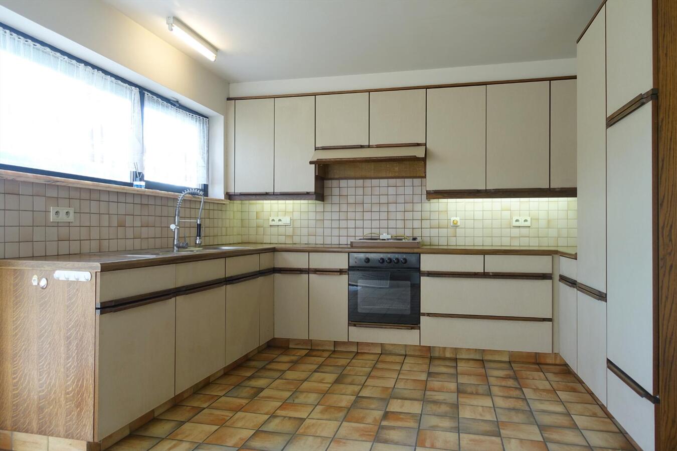 Rustig gelegen villa met garage 