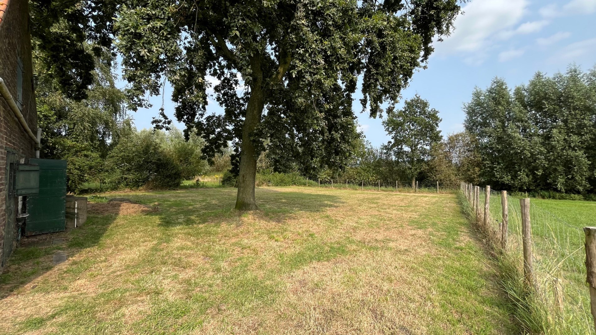 Ruime woning met een grote tuin 