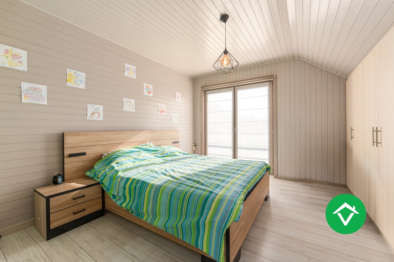 Functionele woning met drie slaapkamers, garage en ruime oprit te Ichtegem 