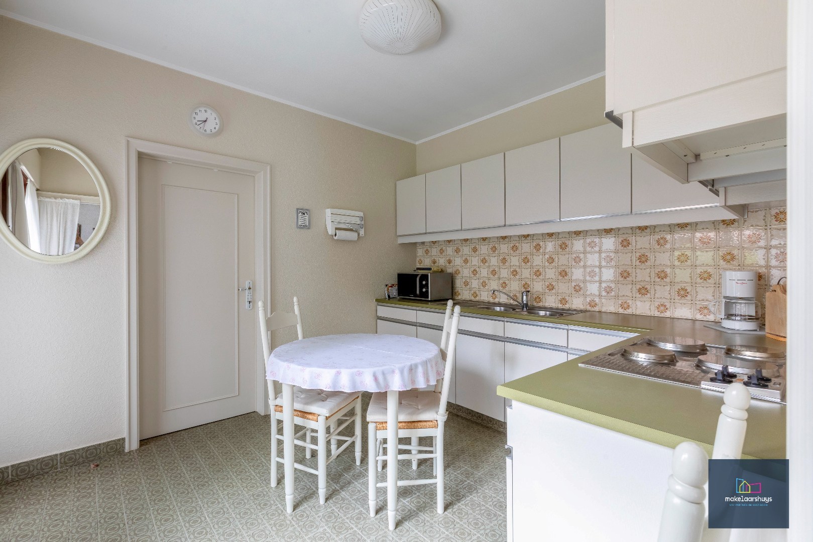 VERKOCHT !!! Goed onderhouden bungalow nabij centrum Mariakerke 