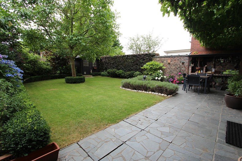 VERKOCHT IN UW BUURT ! 