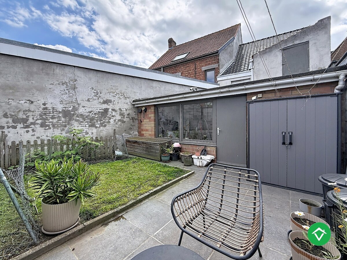 Woning met twee slaapkamers en tuin te Eernegem 