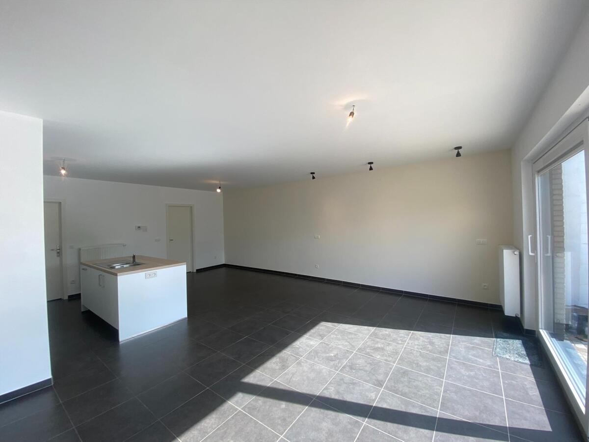 Rustig gelegen nieuwbouwwoning met garage 