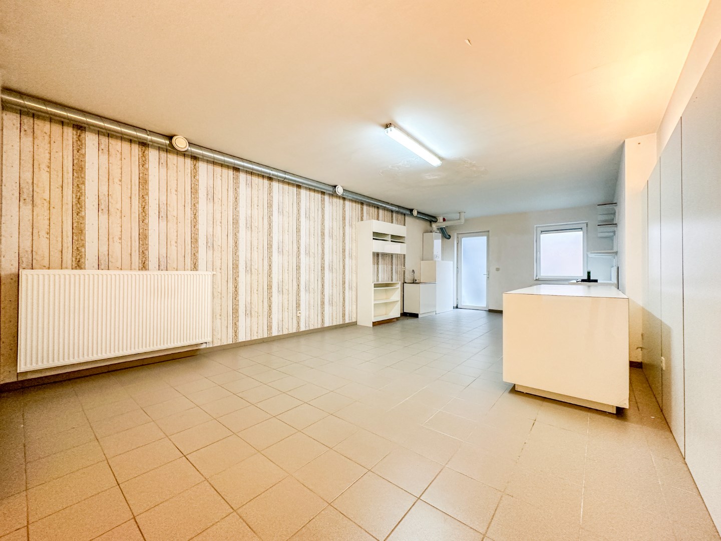 Instapklare handelsruimte voor winkel of kantoor, centrum Torhout 