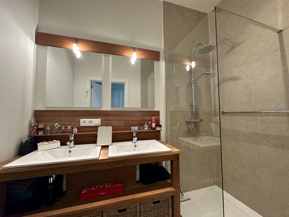 Ruim 2-slaapkamerappartement op de 1ste verdieping met lift 