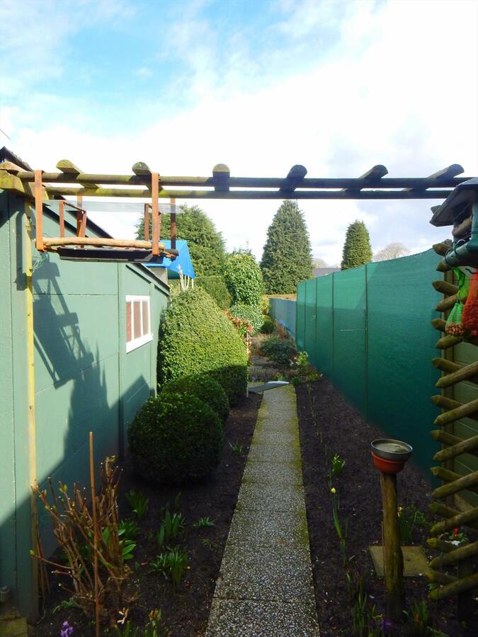 Ruime woning met veel potentieel! 