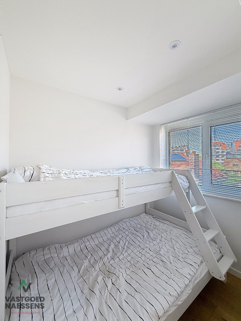 SCHITTEREND VERNIEUWDE STUDIO MET SLAAPHOEK VLAKBIJ ZEEDIJK 